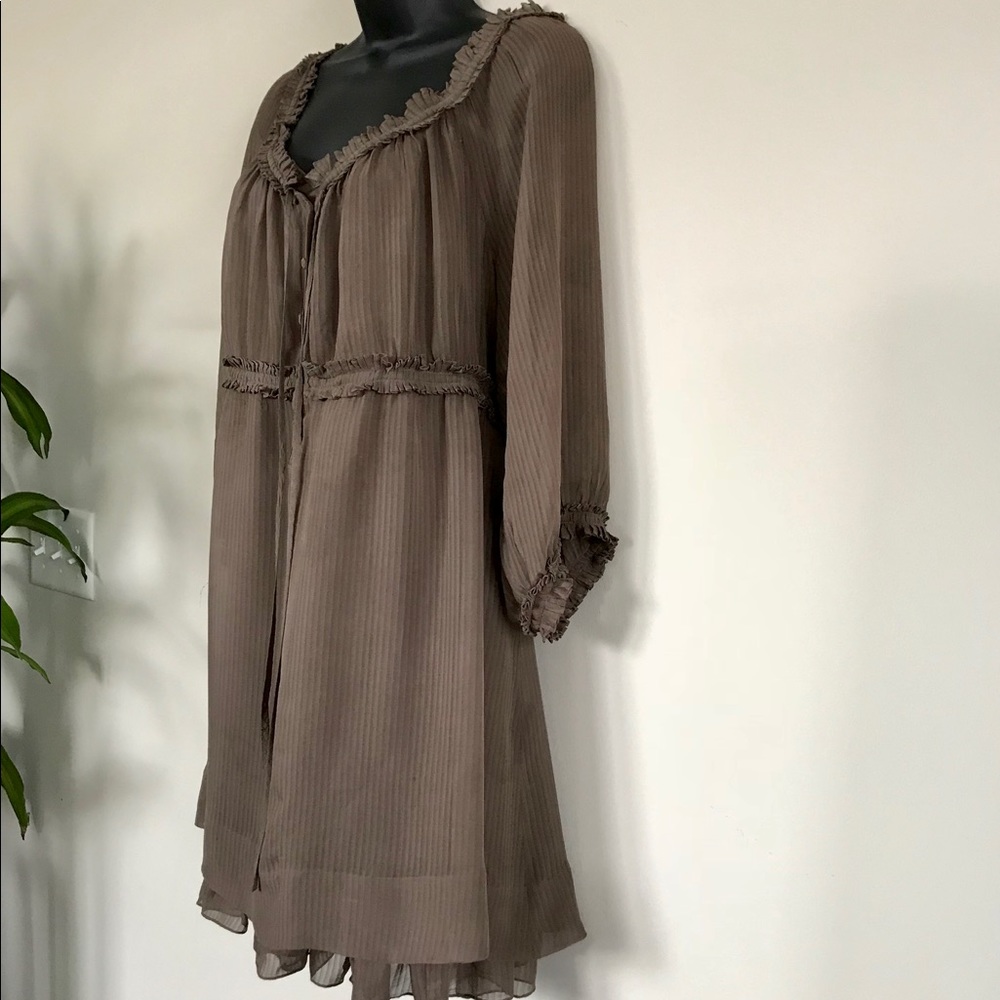 DRESS